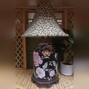 Vintage Floral Black Table Lamp